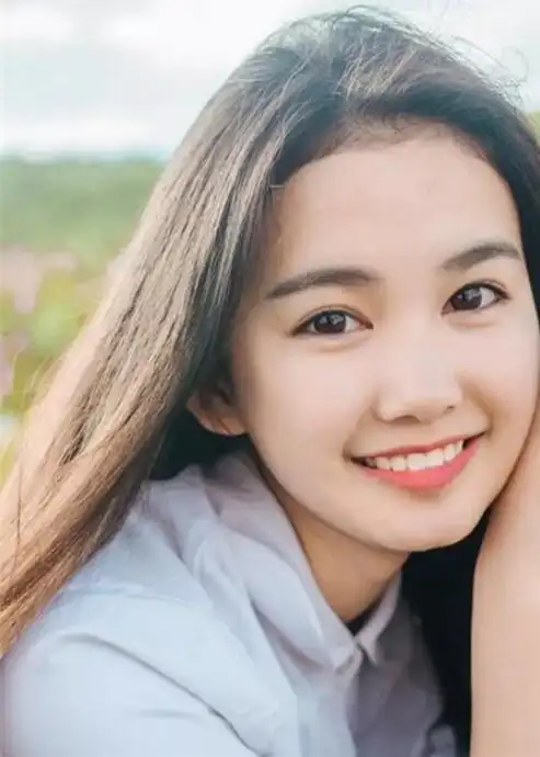 学生长发直发发型,文艺清新少女风