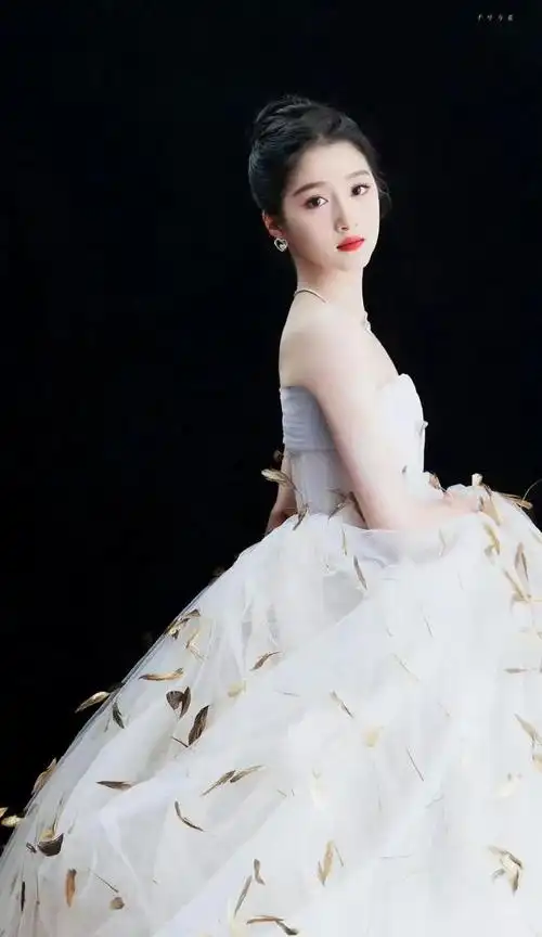 关晓彤美到发光