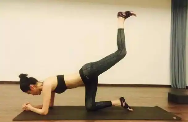 让何穗羞红了脸?_造型_时候_化妆