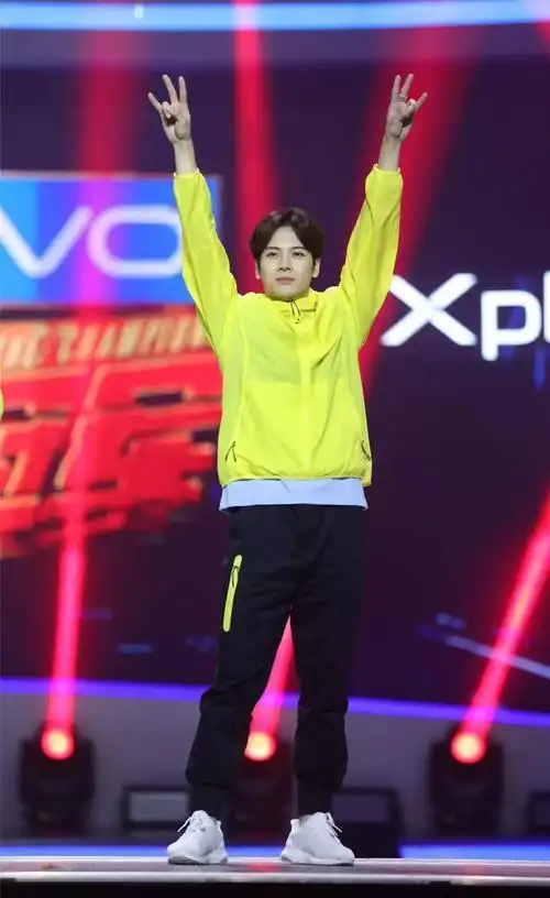 击剑小王子王嘉尔独家语音曝光录制节目中途竟去洗澡