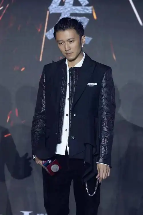 谢霆锋出席电影怒火重案活动谈及导演陈木胜泪洒现场