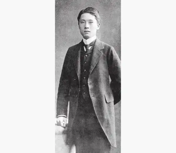 他是钱学森的岳父梁启超的学生金庸的姑父两次打败日本陆军