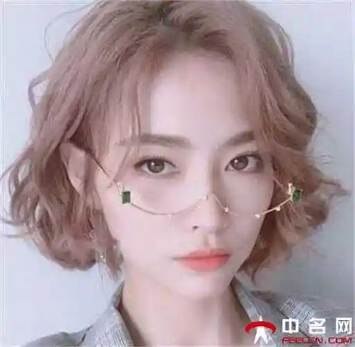 短发烫发发型2022年女学生适合的短发