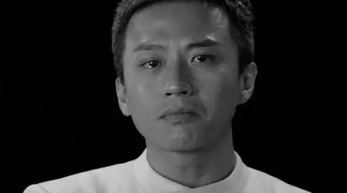 邓超头发怎么白了年纪轻轻的邓超头发怎么白了