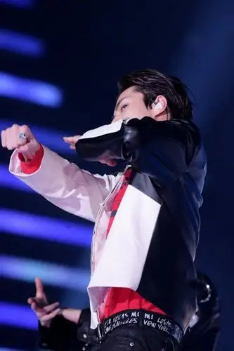 吴世勋 舞台上最吸引人目光 掌控力超强