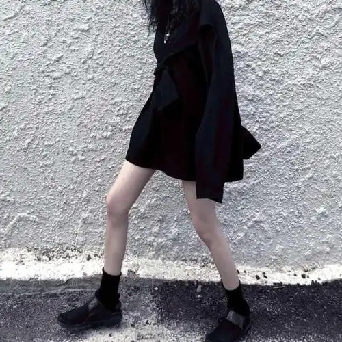 暗调系不露脸女生头像