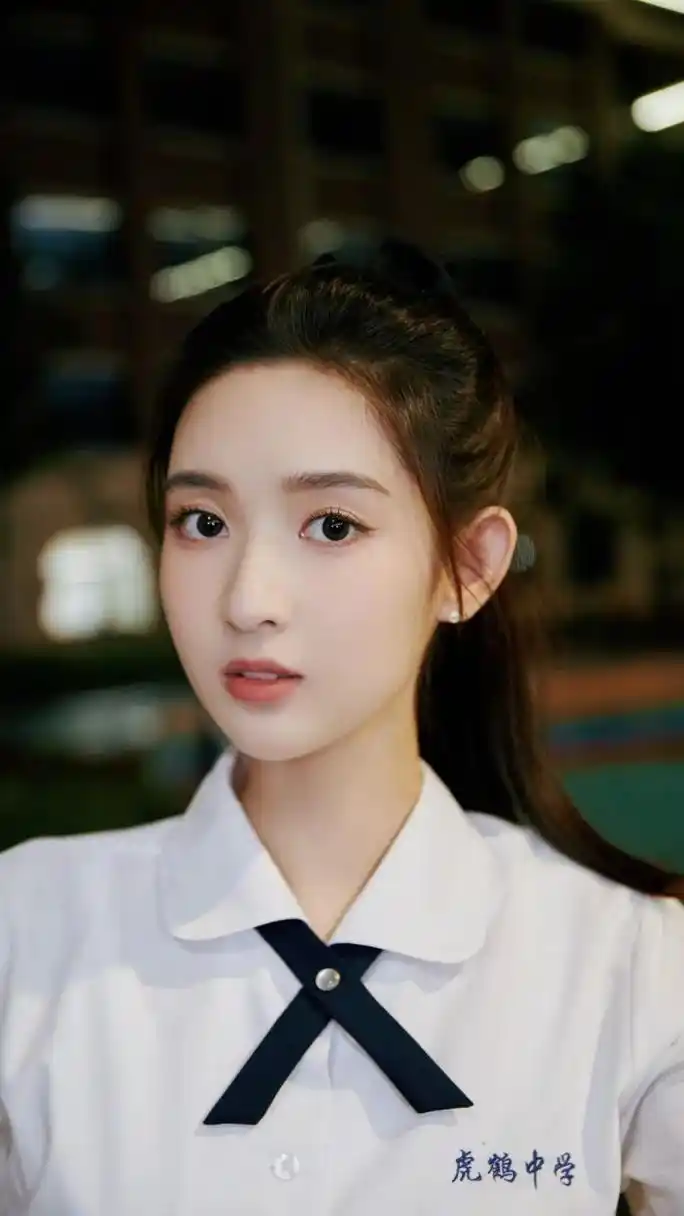 是校园女神没错了! #明星穿搭# #明星动态# #王玉雯