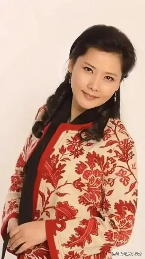 旗袍美女何赛飞