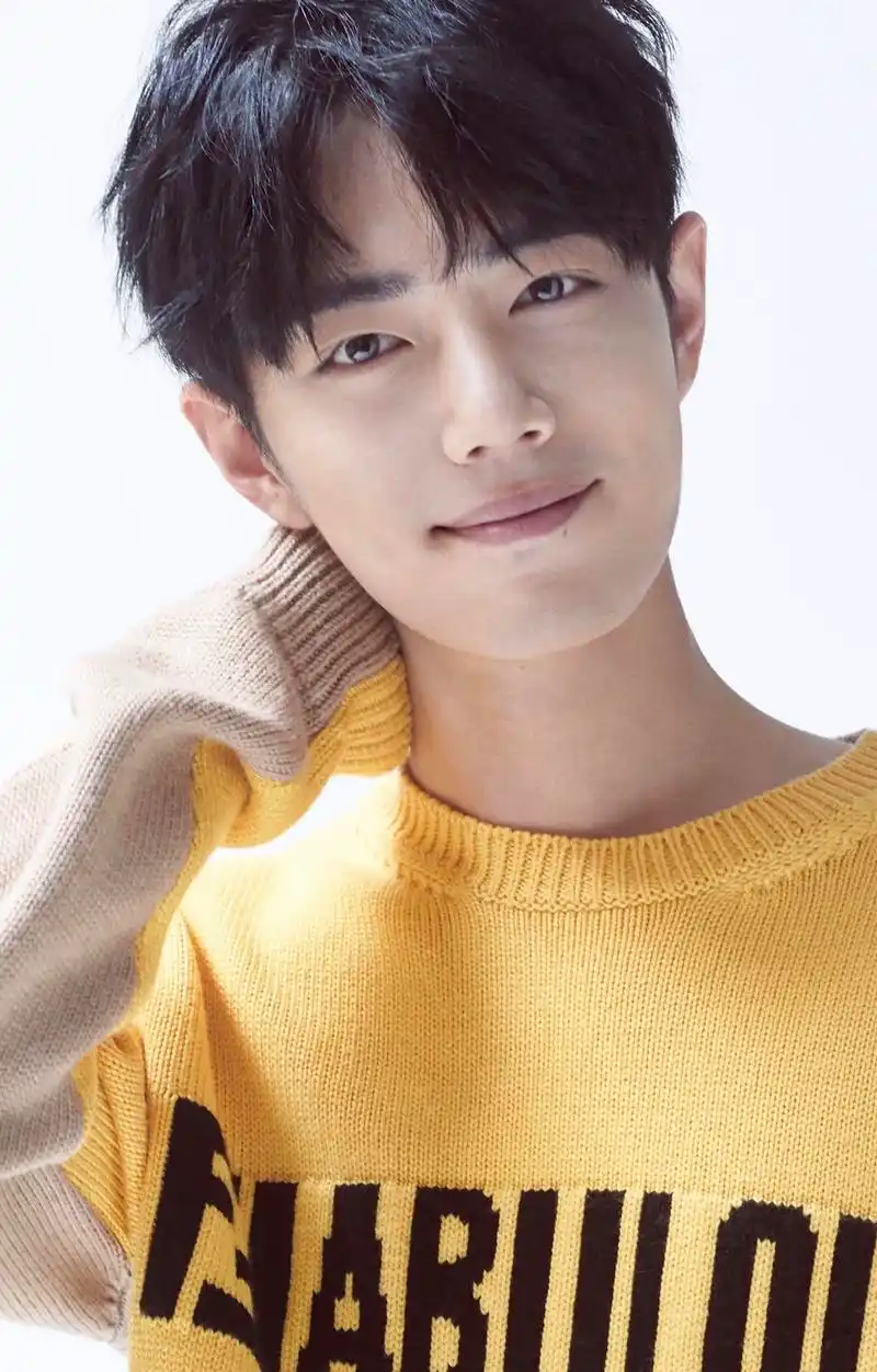 新晋小鲜肉肖战这个举动让大家觉得他可以火很久