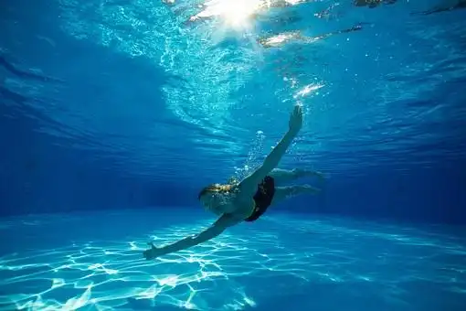 女子12游泳水下摄影