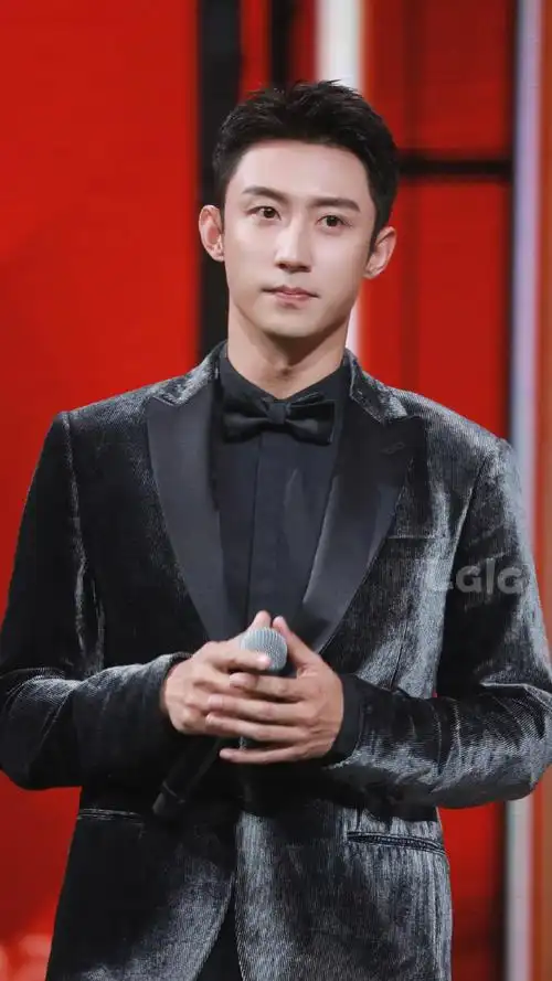 帅气的黄老师@johnny黄景瑜20230103西安丝绸之路电影节#黄景瑜检察