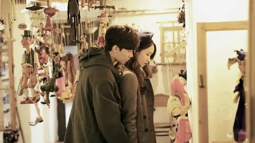 请跟我联络林允儿李易峰相约桌面壁纸下载