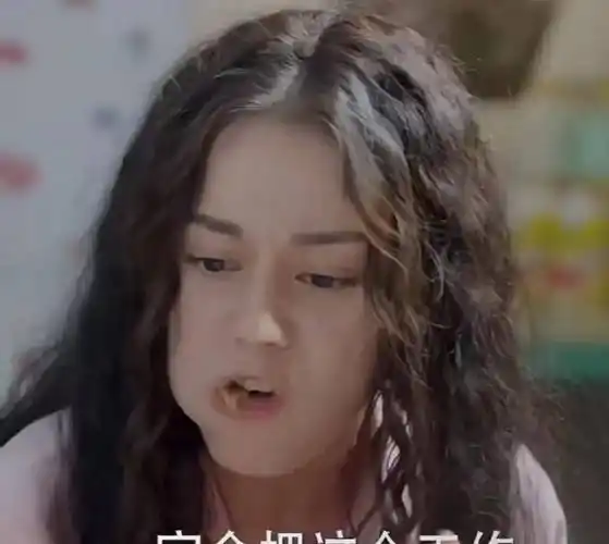 李兰迪与热巴:扮丑造型对决,滤镜差异揭晓!