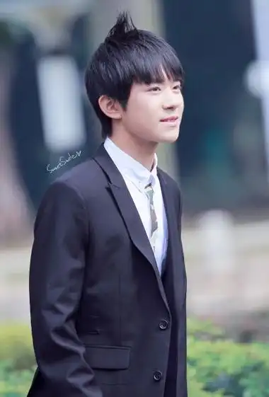 tfboys易烊千玺 160314 超少年密码 高清 cr.logo