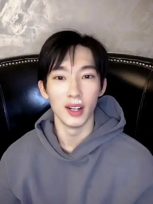 大连探店||首尔大头贴9090于家翊的勇气_大头贴