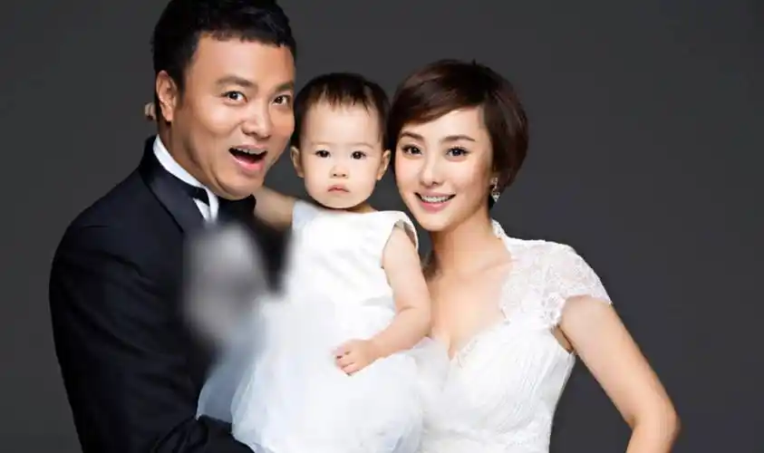 42岁女星宣布离婚,老公54岁,两人把夫妻生活过成了上下铺兄弟_刘媛媛