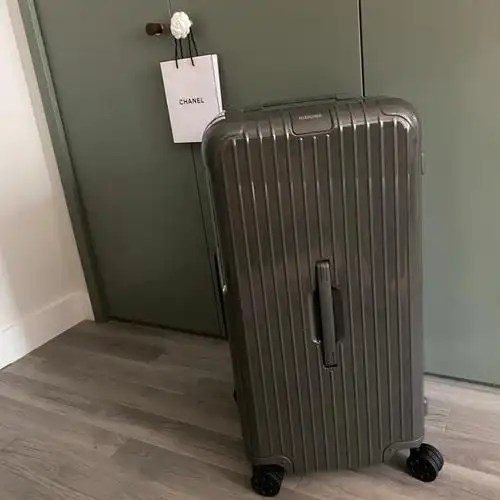 英国留学购物记录rimowa方胖子