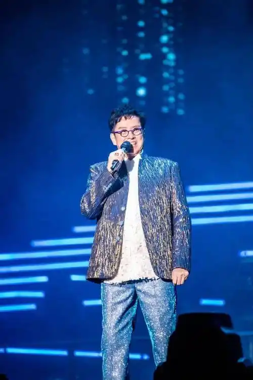 2023谭咏麟肇庆演唱会_歌迷_传奇_经典