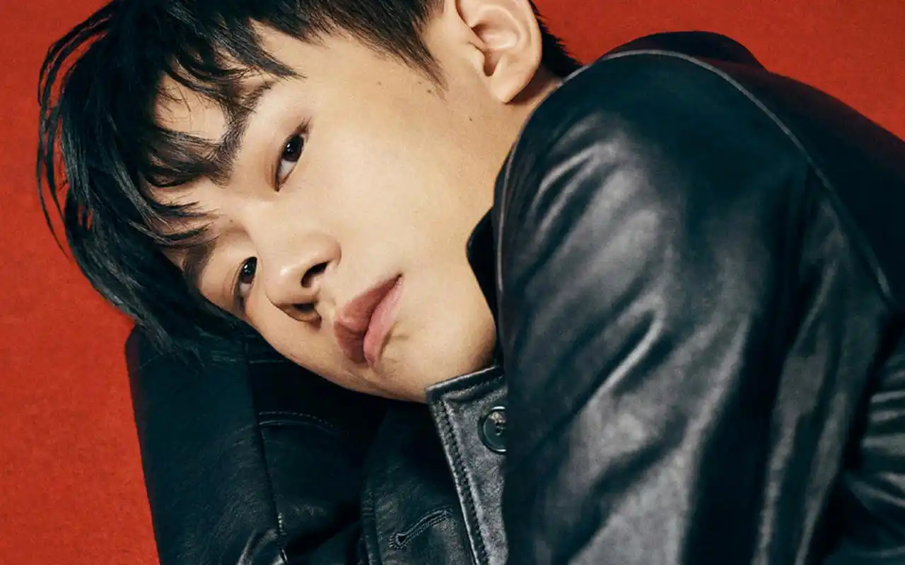 易烊千玺杂志封面写真图片壁纸,**明星,高清,帅气,帅哥,tfboys,易烊