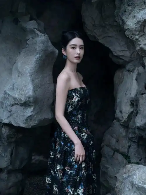 杨采钰直角肩##杨采钰住在法式美