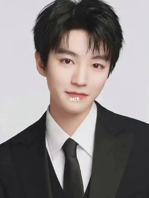 还有谁没看过王俊凯这几张证件照啊75757575