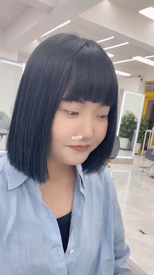 减龄短发_蓝黑色_短发_减龄_美特斯烫染造型攻略_烫染_时尚_发型