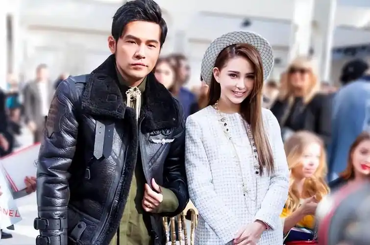 昆凌结婚的时候多大21岁的昆凌嫁给35岁的周杰伦