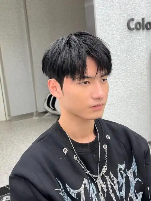 男生微分碎盖你还不会吗 百搭脸型