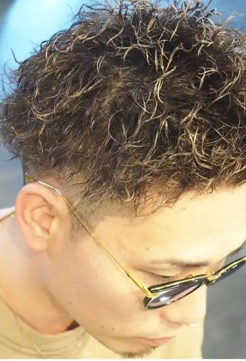 男生锡纸烫麦穗烫的区别打理潮男风韵的短发造型