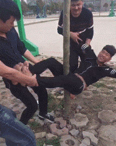 "玩蛋了" 男星录节目时那些蛋疼的瞬间