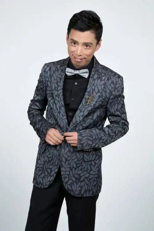 青年名家:贾旭明个人简介贾旭明,毕业院校于中央戏剧学院,2015年央视