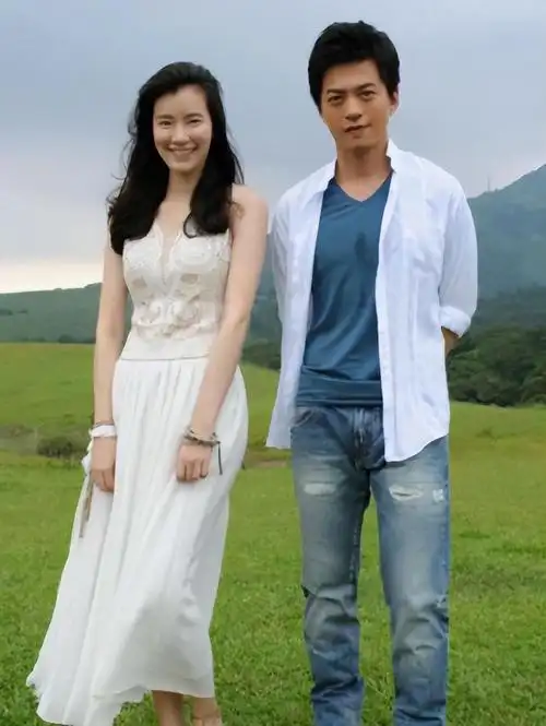 不生孩子李健结婚19年后与妻子的二人世界依旧很甜蜜