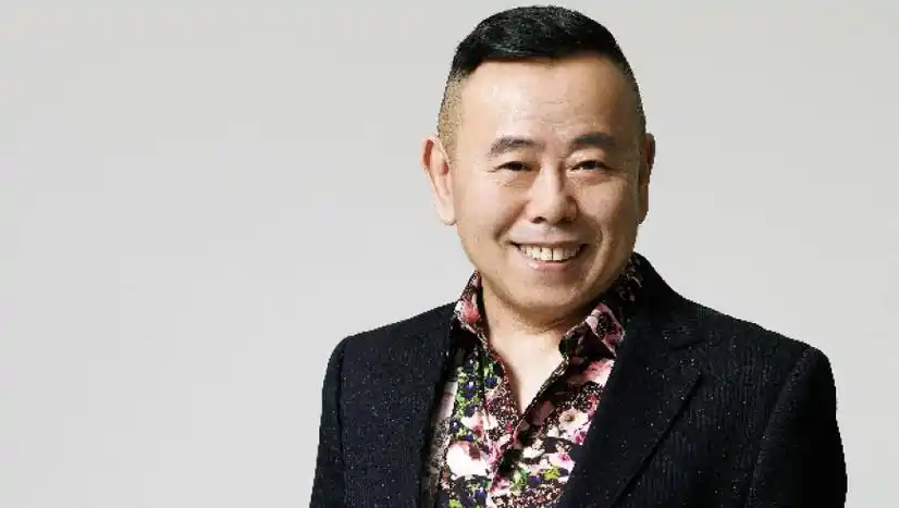 潘长江时隔20年再唱《过河》,旋律一出多少人的青春又回来了?