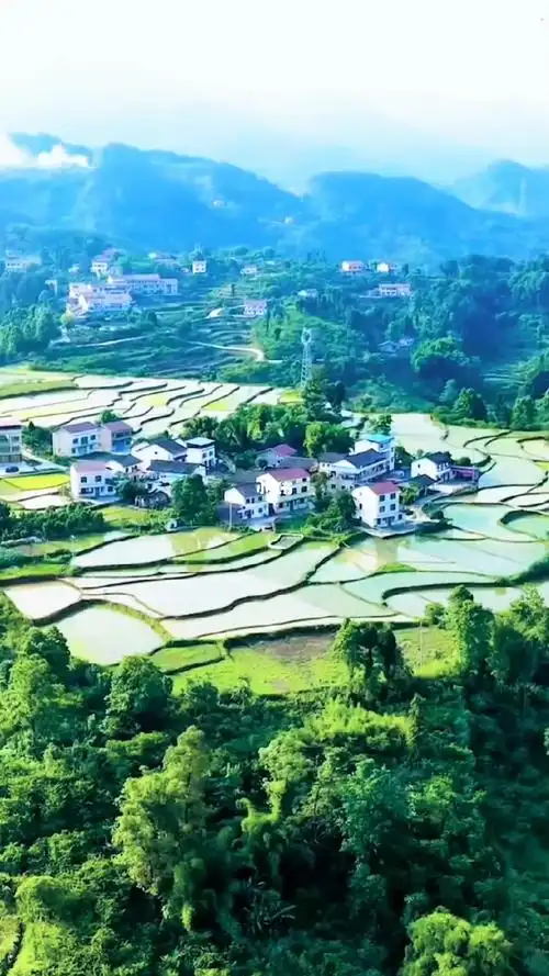 山清水秀宛如一副水墨画自然美最美乡村农田农村风貌最美乡村梯田美景