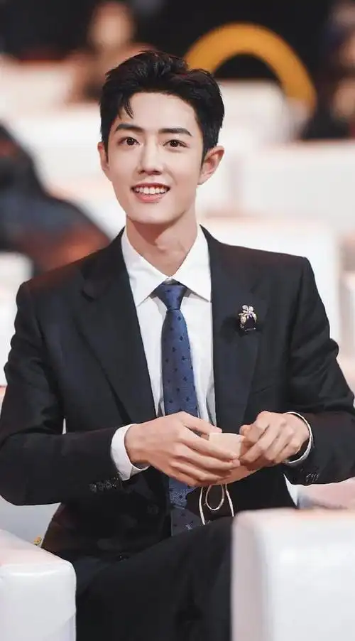 肖战西服照:战战好帅啊