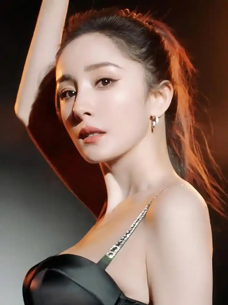 杨幂全新维密广告物料好哇塞