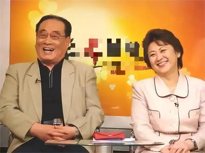 回顾著名演员庞学勤一代人的男神一句承诺照顾患病发妻一生