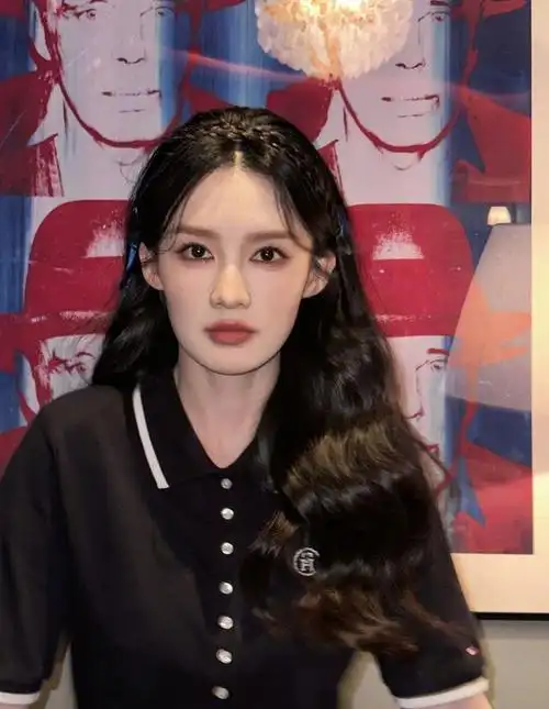 何冰没说错,不拍戏就"消失"的李沁,已走上女演员的另一条大道