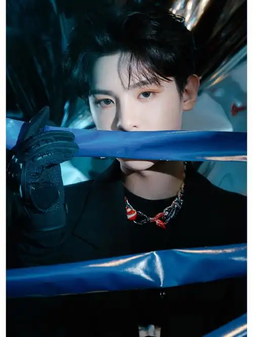 黄明昊封神照片更好看的永远在下一张