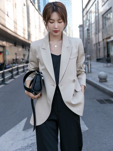 高级感炸街小西服女米色外套春秋2022今年流行休闲西装设计感小众图片