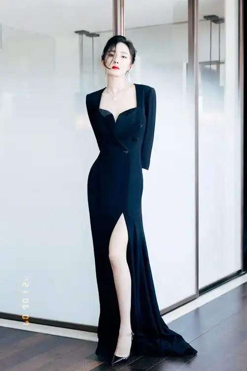 杨幂的马甲线还要加油她的身材才是宝藏美腿蚂蚁腰抢镜十足