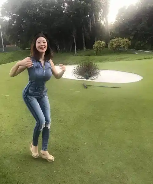 蒋聘婷会身材部停球,也会吹响笛箫,简直就是完美的女人_网友_照片