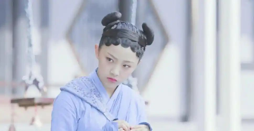 95后小花吴佳怡三剧霸屏背后一个职业演员的野心buff