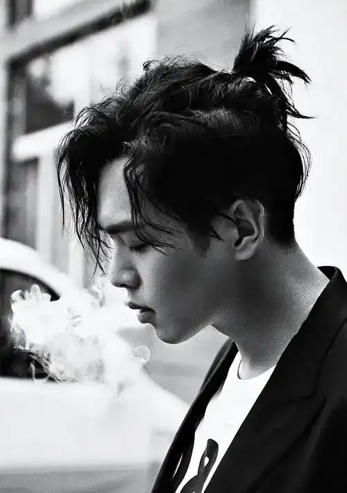 回顾同样是小揪揪造型王一博胡歌千玺放在一起差距出来了