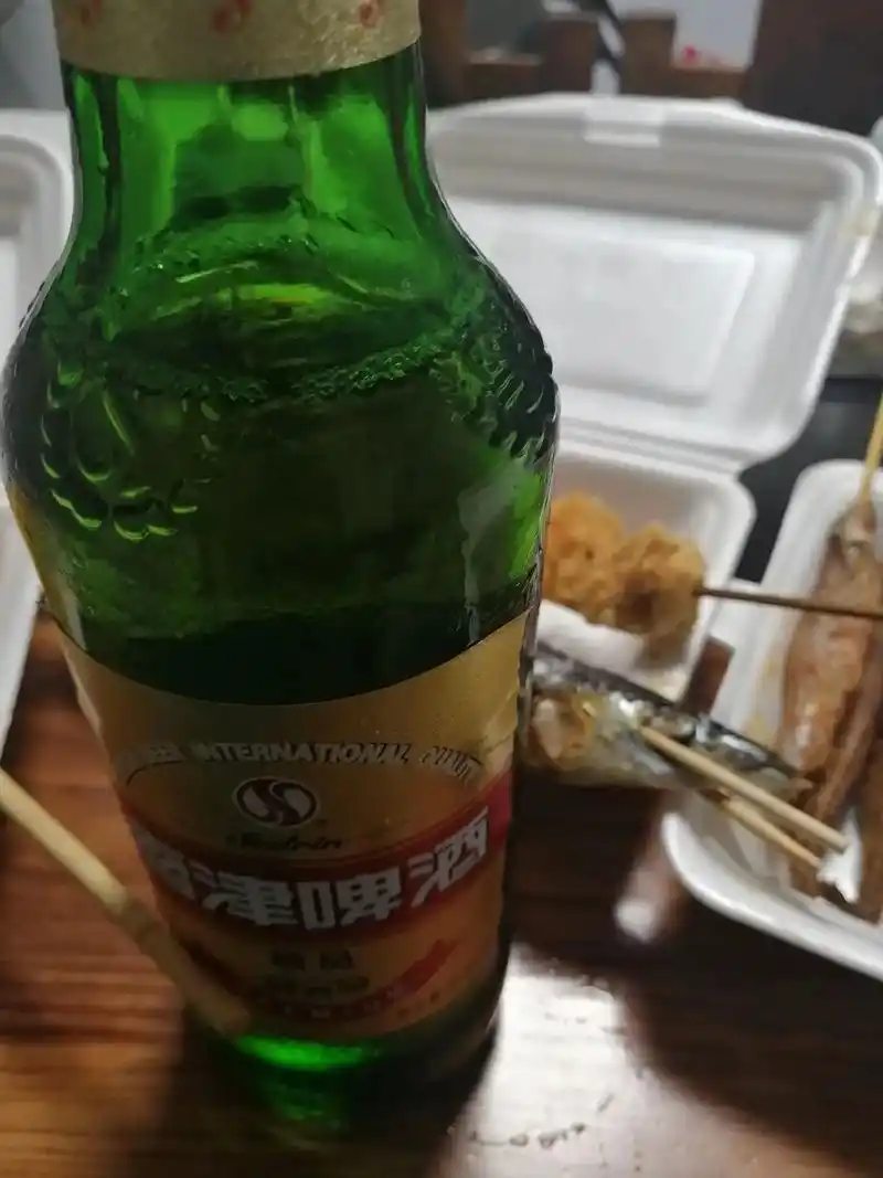 晚上又一个人喝酒了,眼泪真的好奇怪,疼的时候能忍住,累的时候 - 抖音