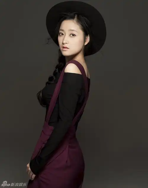 肖婷佳清新写真简约时尚