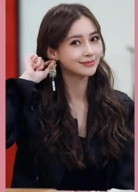 angelababy海外复出外刊销量惨淡被嘲年龄像50岁