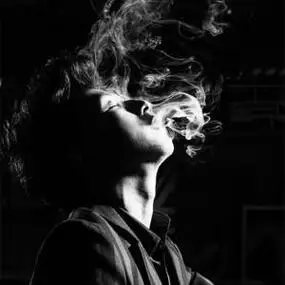 伤感头像男生孤独 黑色