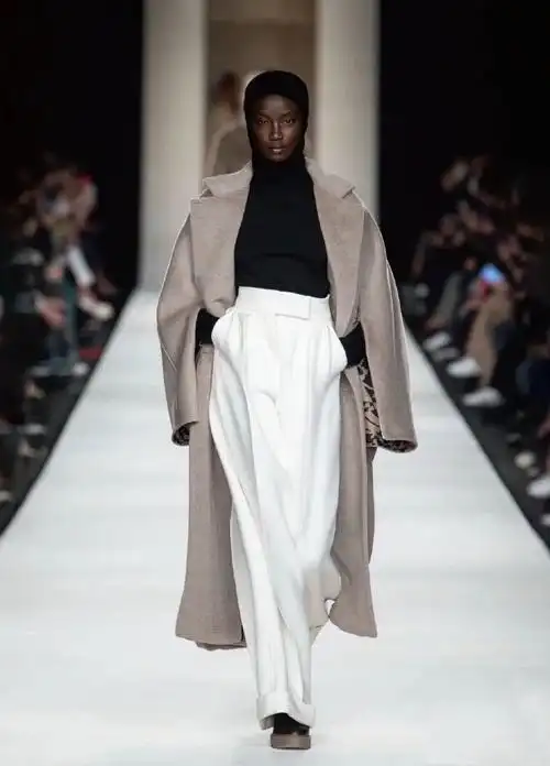 俞飞鸿m家23春新品走秀款羊驼毛拉链袖大衣女贵妇名媛羊绒长外套