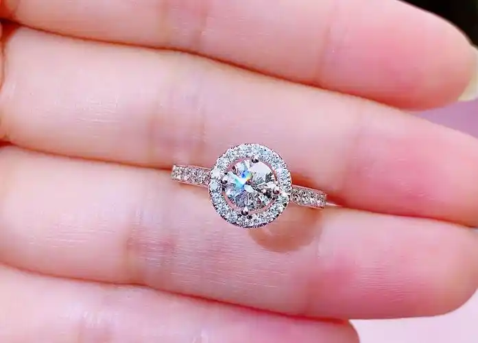 新款gia裸钻定制1克拉钻石戒指正品18k白金豪华群镶四爪钻戒婚戒